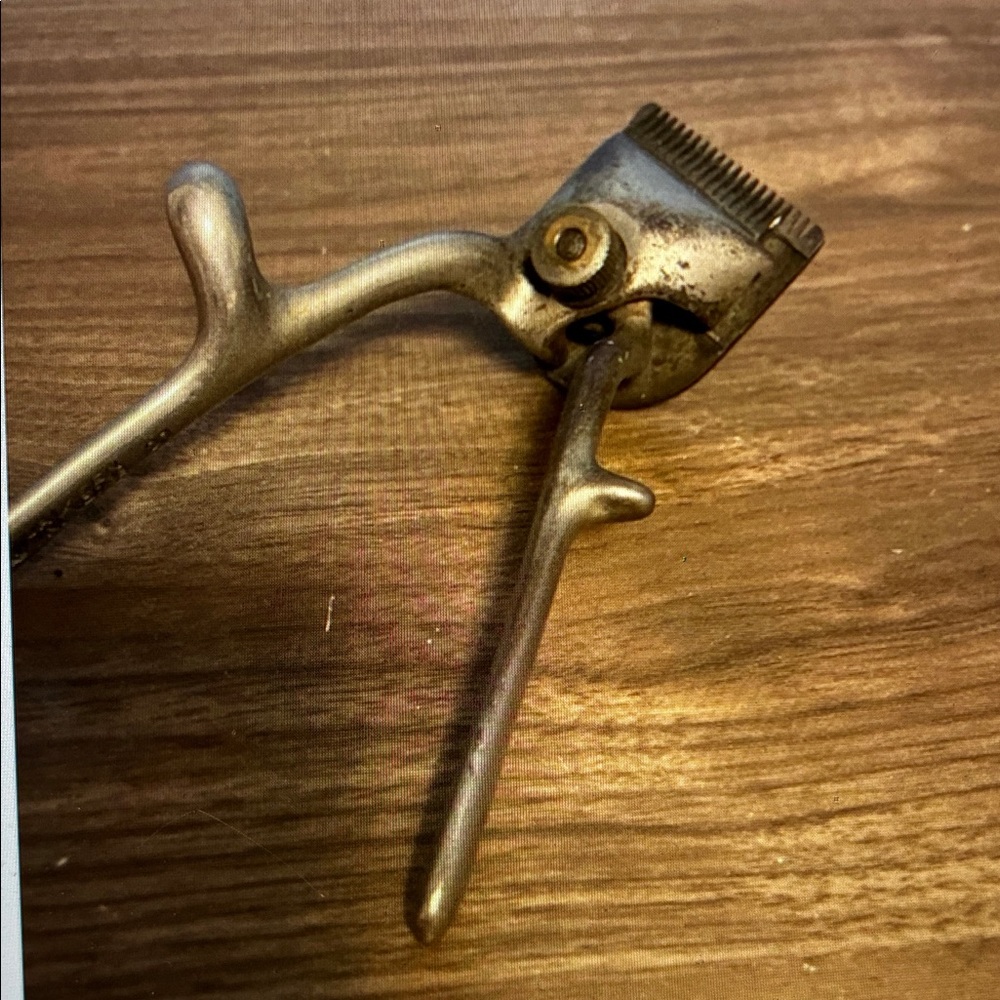 Vintage Manual Hair Clipper Metal Finish Vintage 1940 Barber